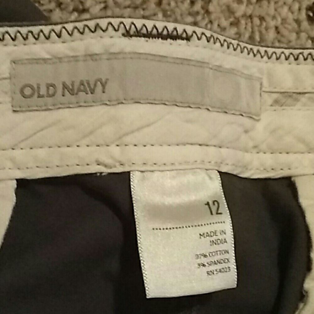 Old navy skirt. Size 12. - Picture 3 of 3